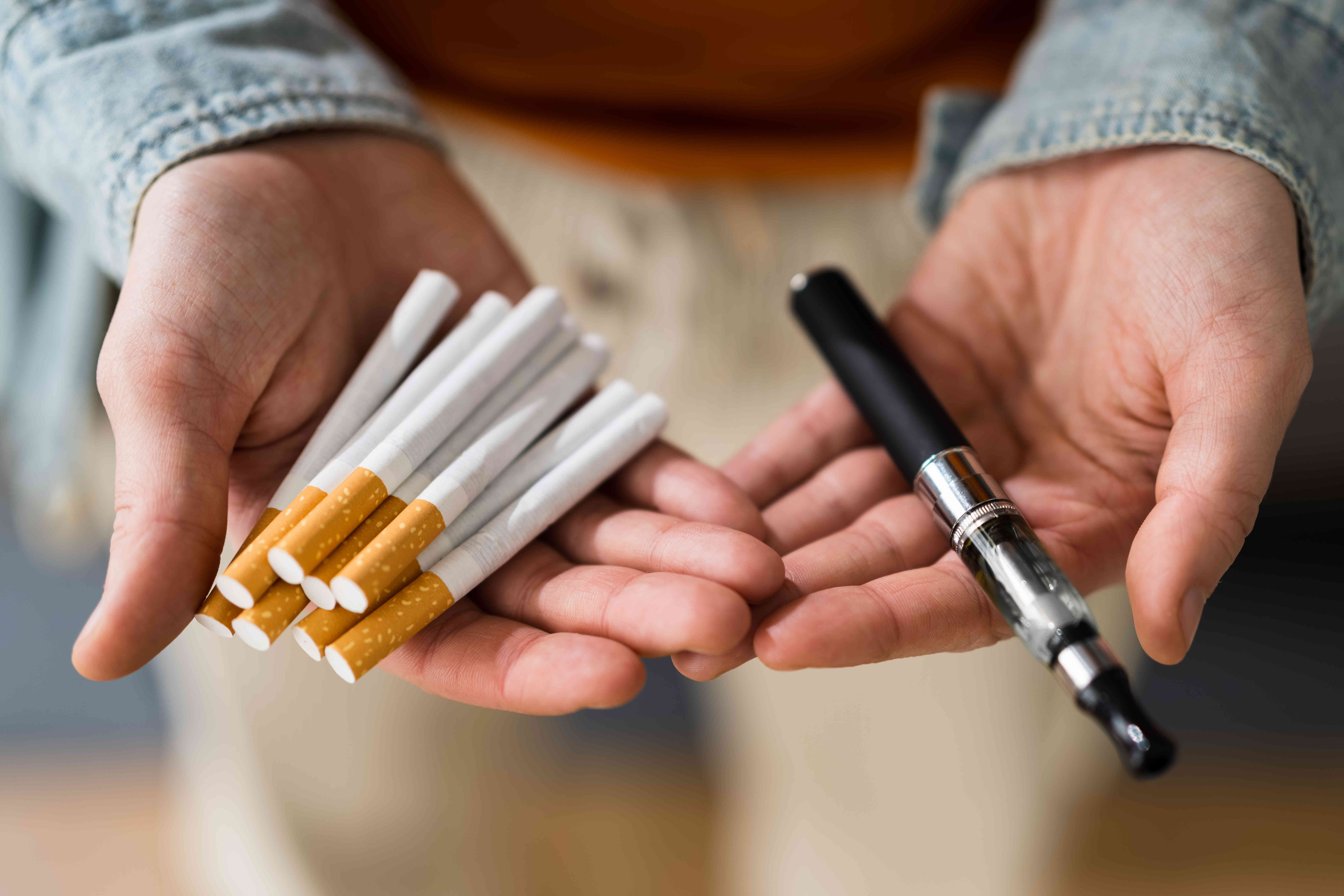 La cigarette électronique pour arrêter de fumer : Une bonne ou mauvaise idée?