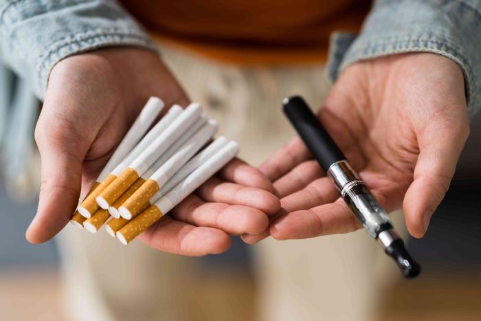 La cigarette électronique pour arrêter de fumer : Une bonne ou mauvaise idée?
